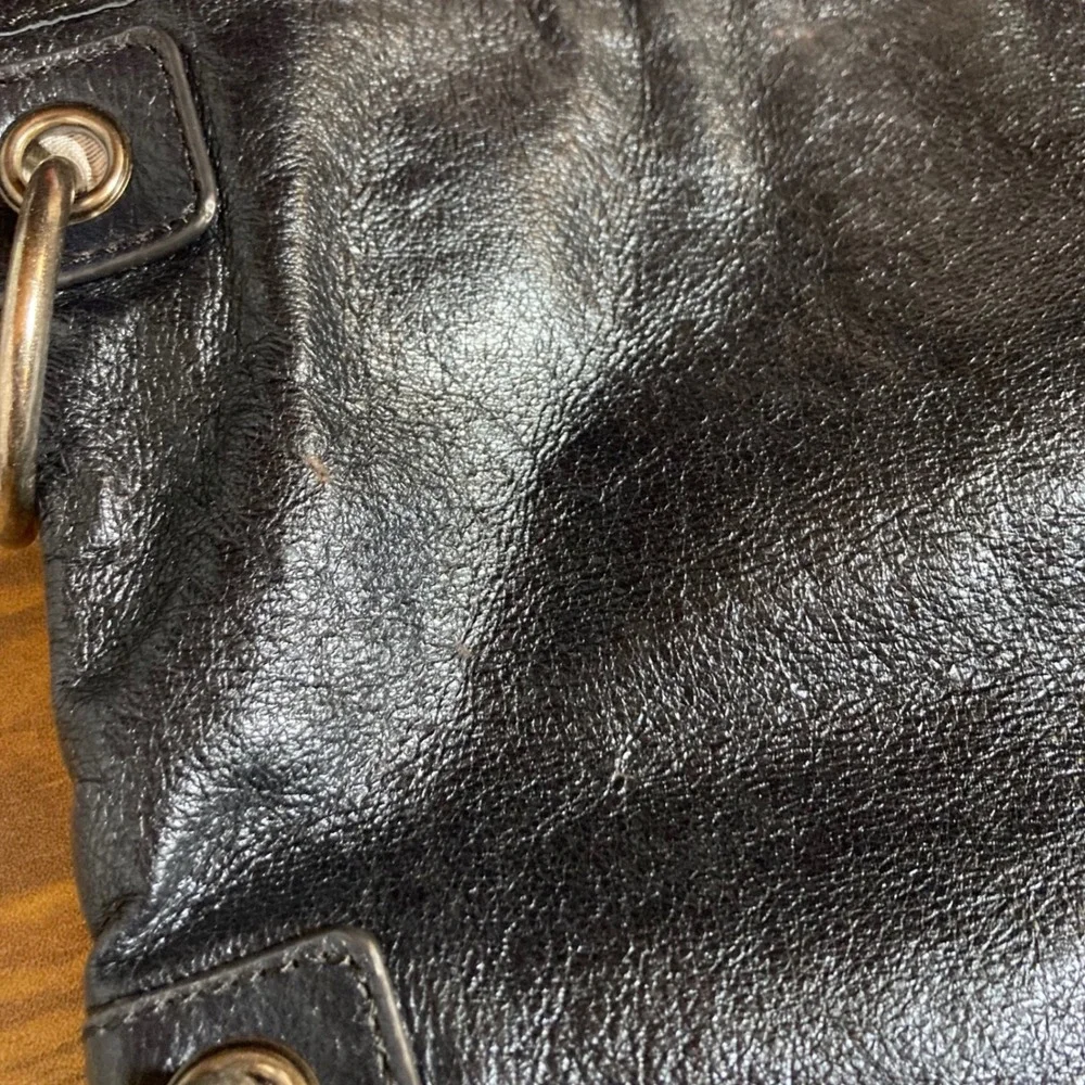 The Sak Black Leather Foldover Crossbody Bag Floral Bird Print Lining‎ No Strap